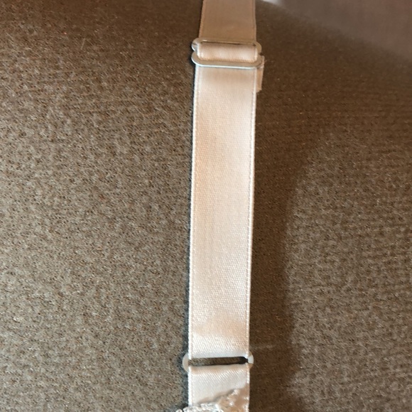 Youth form L blue slip/ embroidered flowers on bodice/ lace trim on hem size 40 - Picture 9 of 12